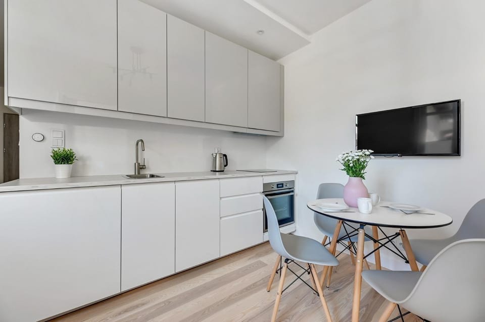 TV and multimedia, Kitchen or kitchenette, Living room, Dining area