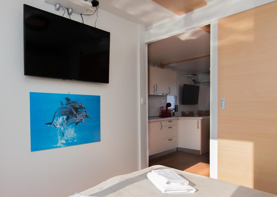 TV and multimedia, Bedroom