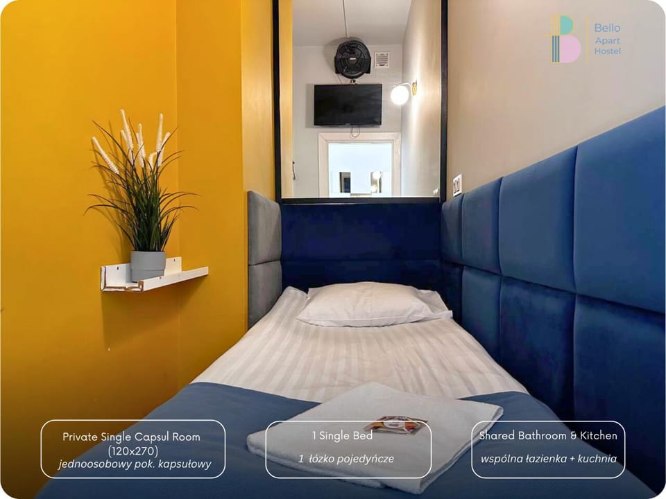 Bed, Photo of the whole room, Bedroom, towels, air conditioner