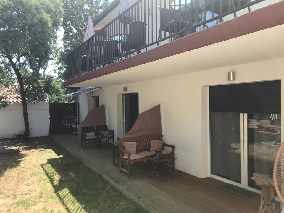 Property building, Balcony/Terrace