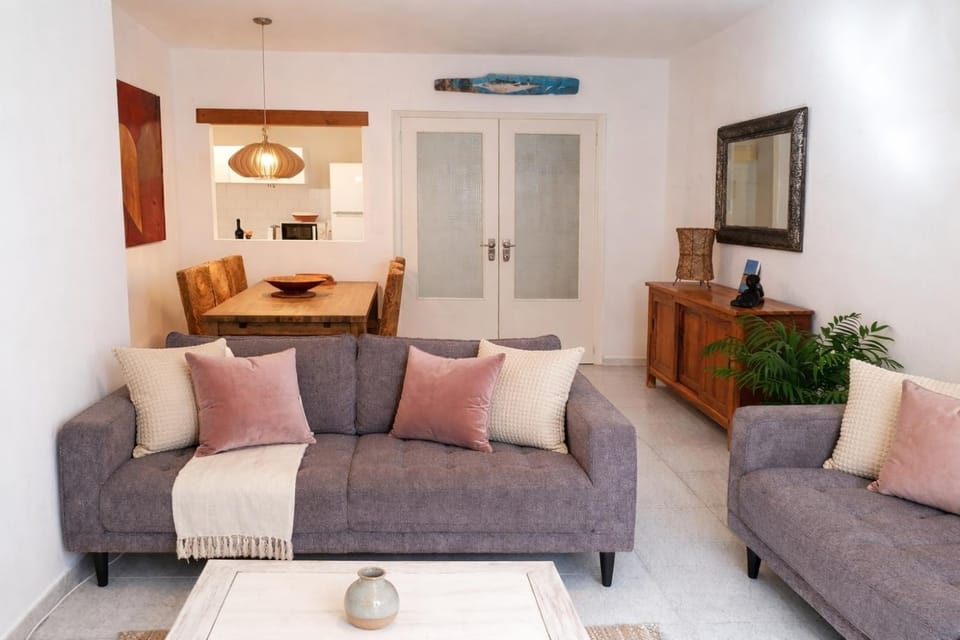 Spring, Day, Night, Winter, Summer, TV and multimedia, Living room, Seating area, Dining area, Autumn, Breakfast, Lunch, Lunch, Dinner, Dinner, heating, heating, internet