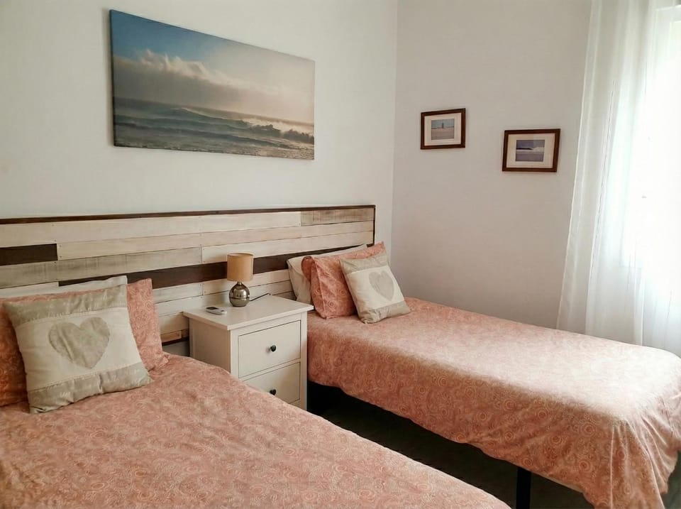Spring, Bed, Winter, Summer, Photo of the whole room, Bedroom, Autumn, Sea view, Seasons, heating, heating, internet, wardrobe