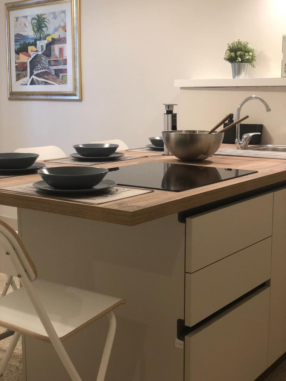 Kitchen or kitchenette
