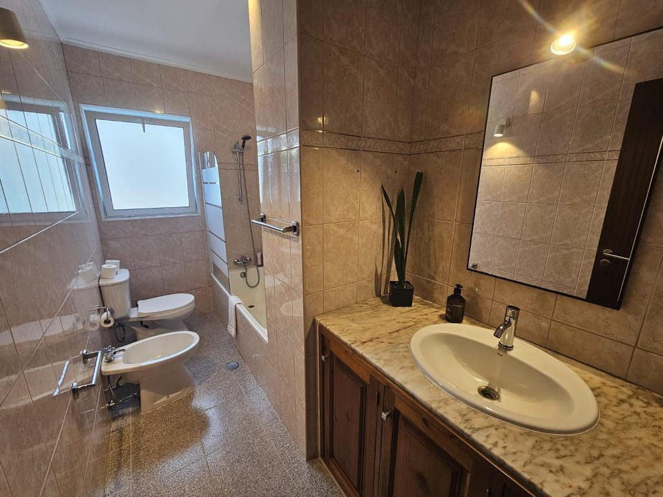Shower, Bathroom, bidet, towels