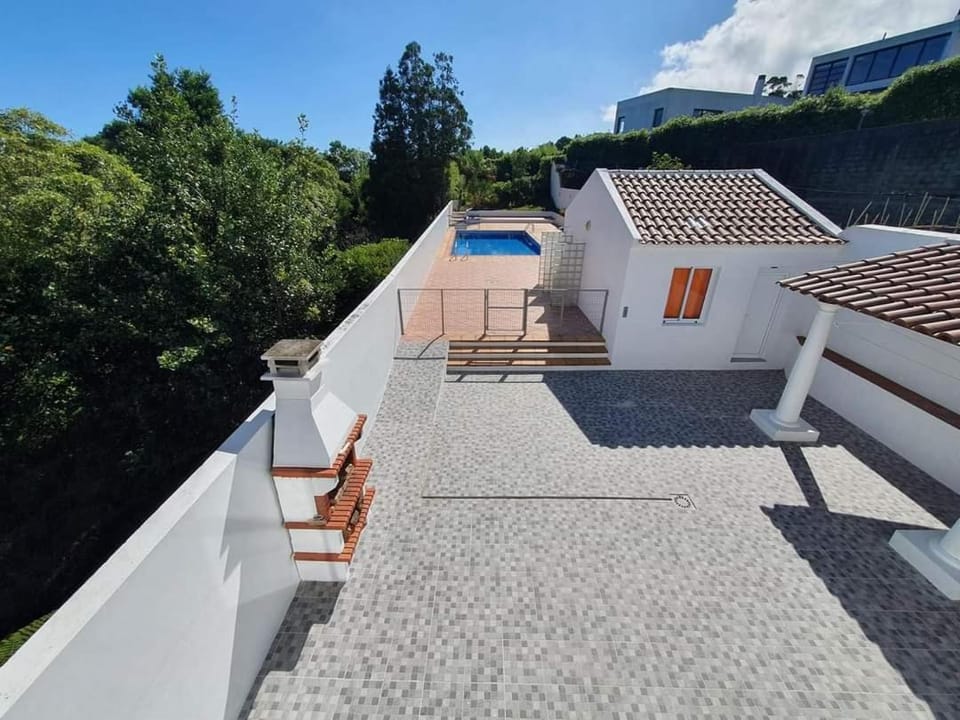 Patio, BBQ facilities