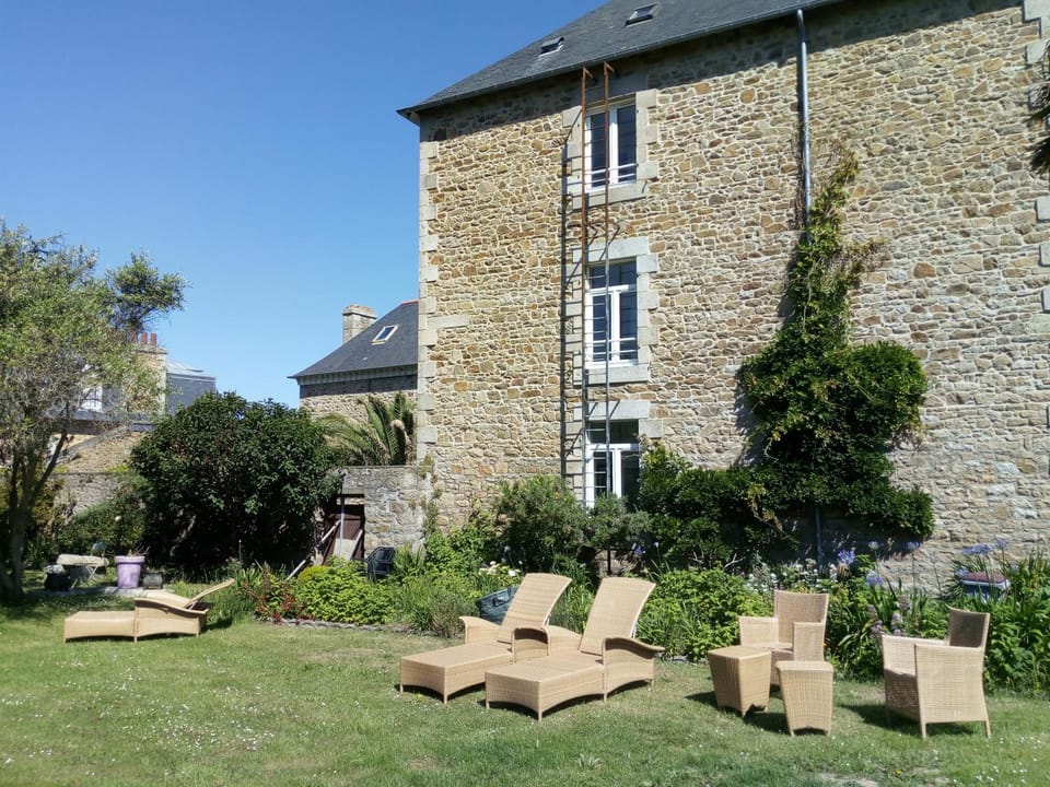 Grand Hotel De Port Blanc Hotel in Penvénan