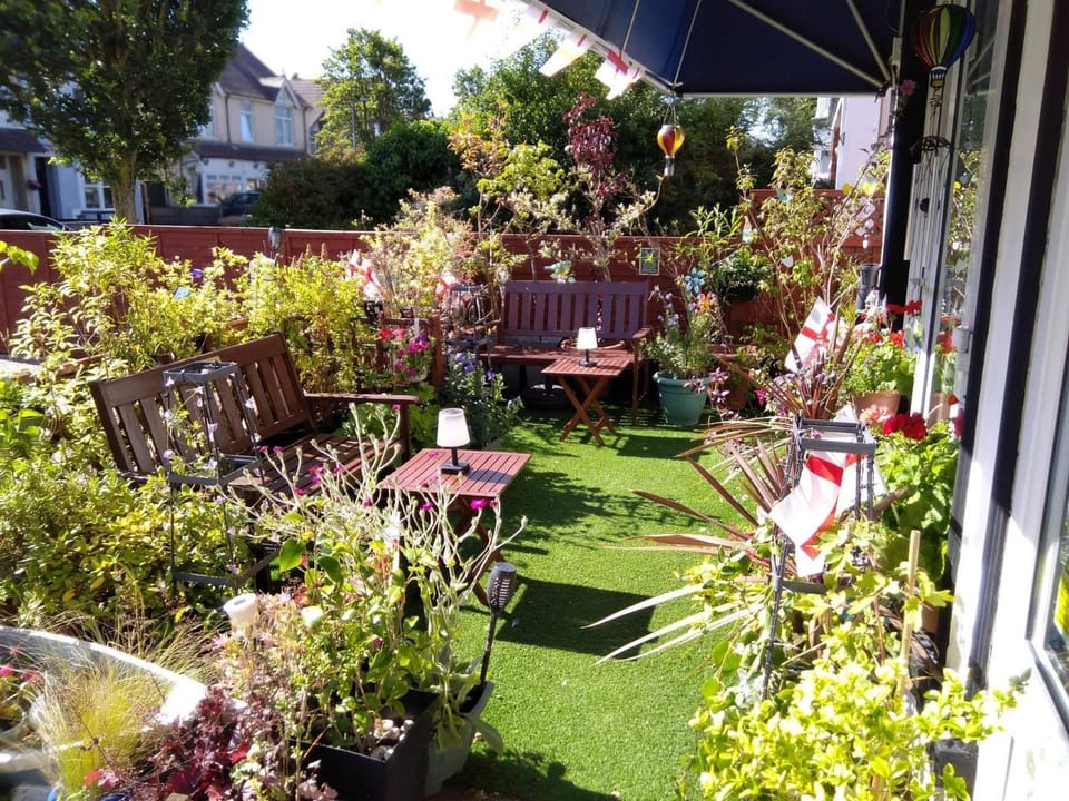 Garden, Seating area, Area and facilities