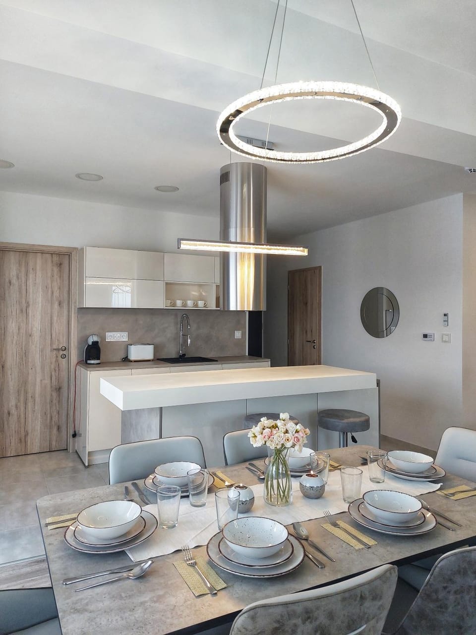 Coffee/tea facilities, Kitchen or kitchenette, Dining area