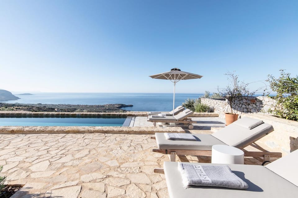 Swimming pool, sunbed