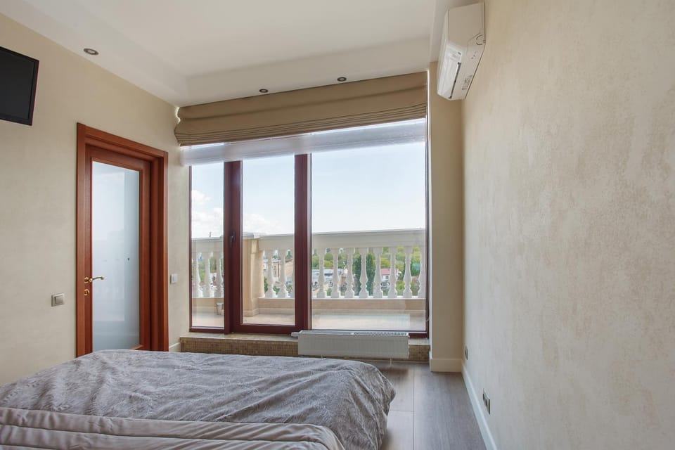 Bed, Photo of the whole room, Bedroom, Sea view, internet