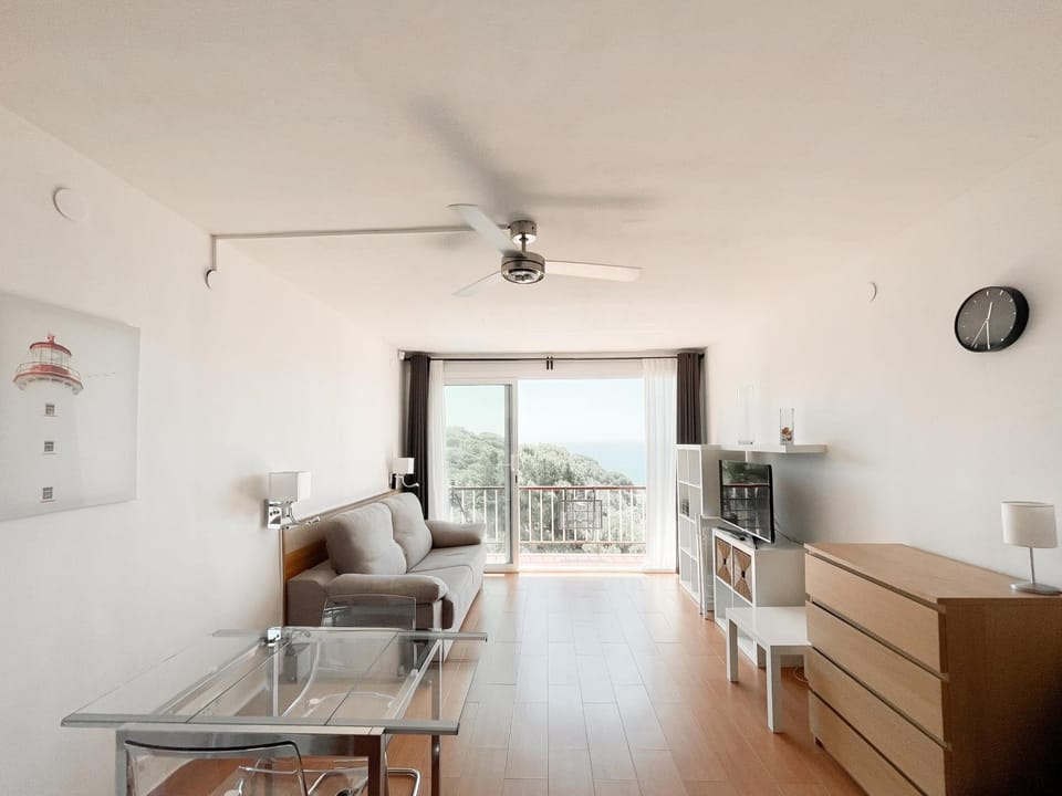 Loft Ponent, Sant Pol de Mar Apartment in Maresme