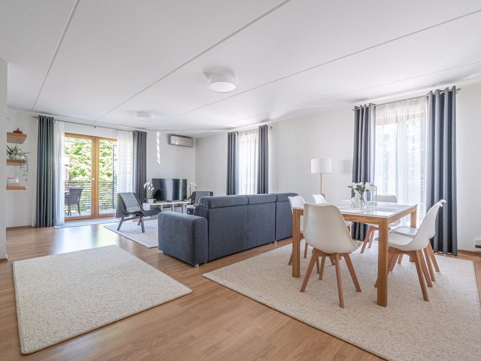 TV and multimedia, Living room, Dining area