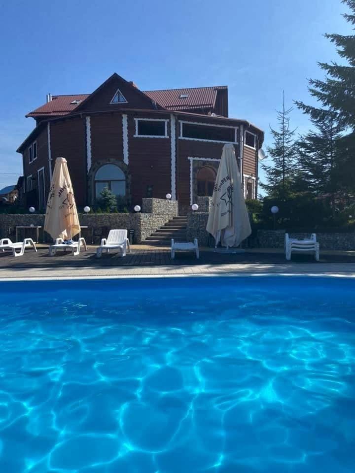 Property building, Pool view