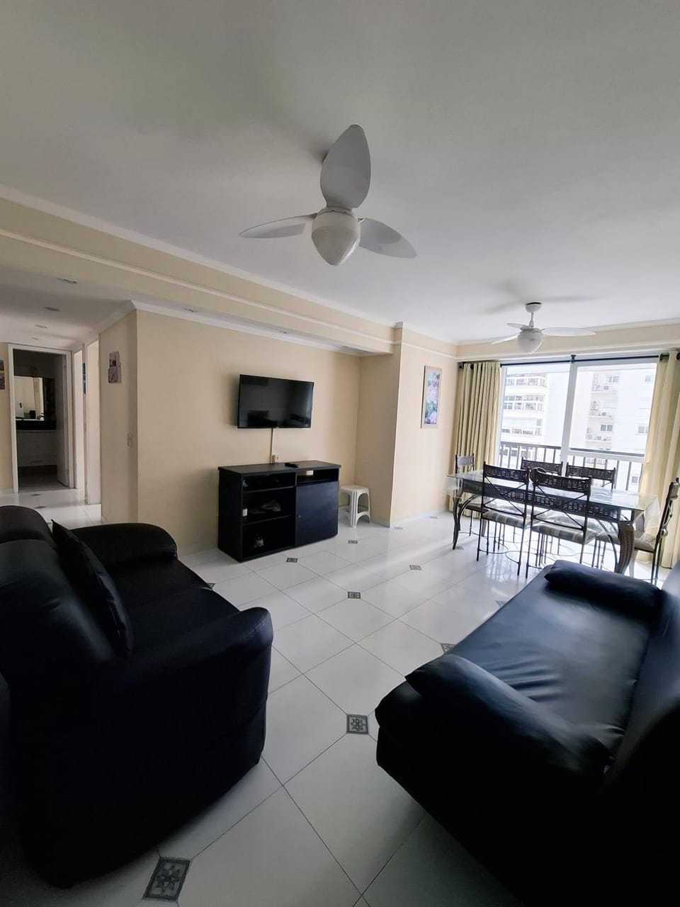 Communal lounge/ TV room, TV and multimedia, Living room, Seating area, Dining area, Sea view