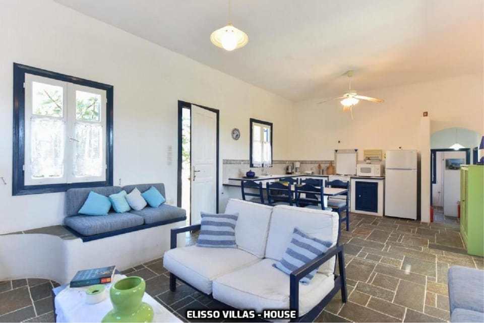 Seating area, Dining area, kitchen