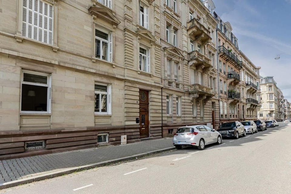 Charme hausmannien vintage chic -Neustadt Unesco Apartment in Strasbourg