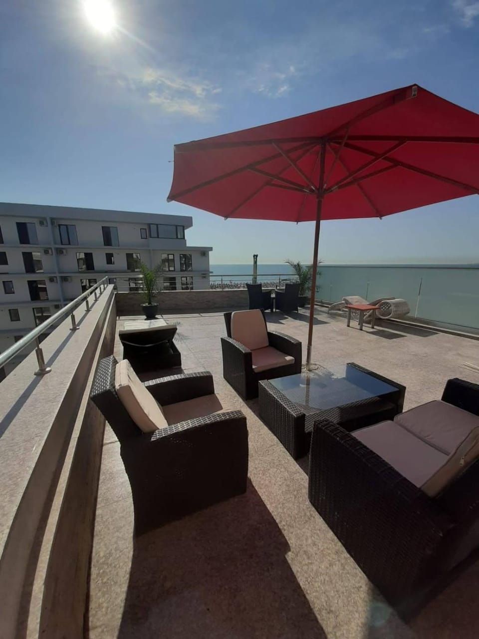 Natural landscape, BBQ facilities, Balcony/Terrace, Seating area, Dining area, Sea view