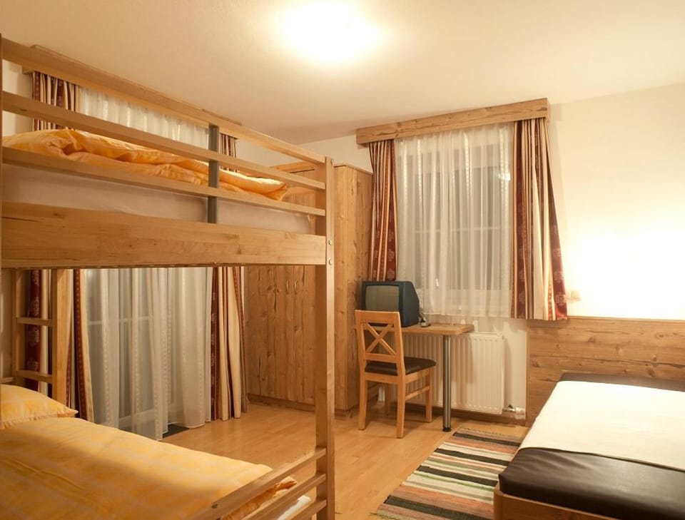 bunk bed