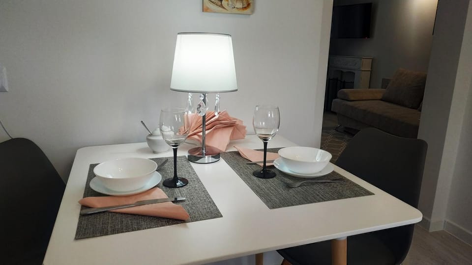 Coffee/tea facilities, Dining area, Cycling