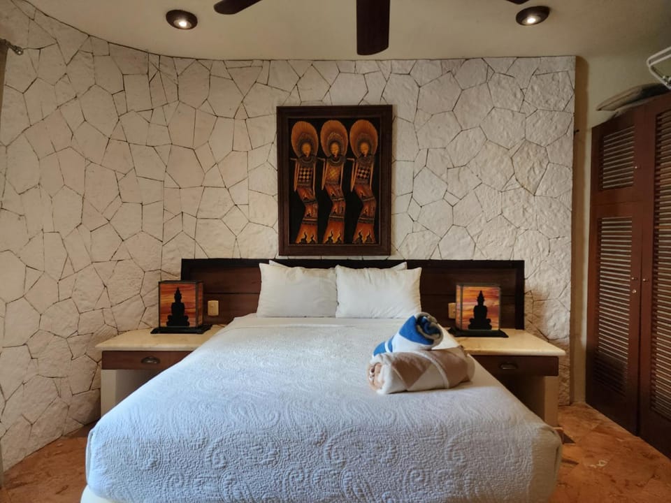 Luxury Villa steps to the beach & 5ta av, AMAZING Villa in Playa del Carmen