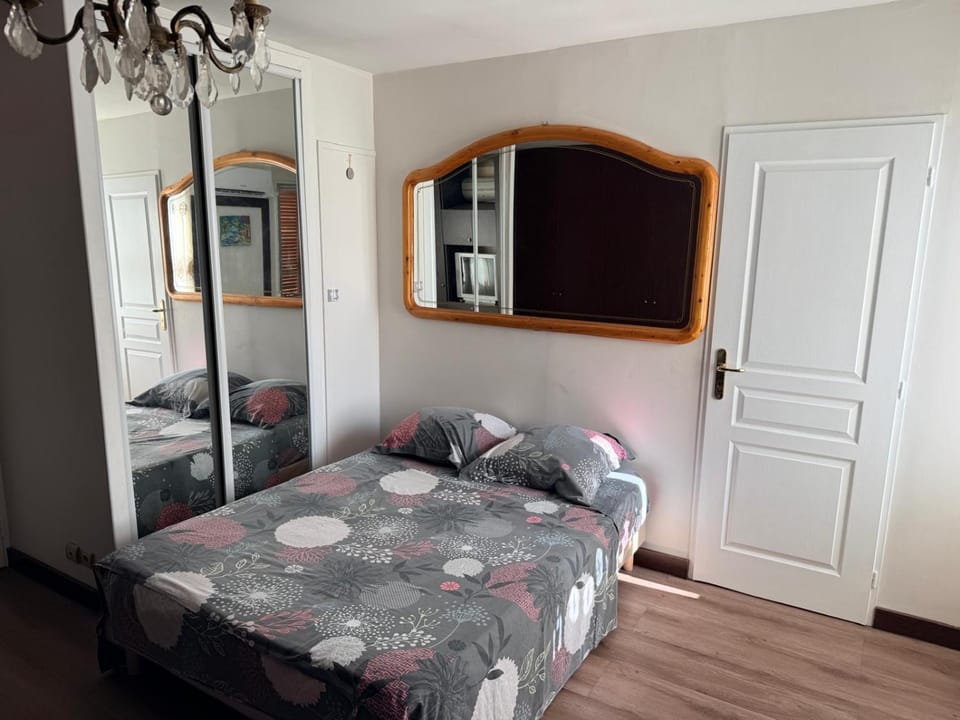 Grand Appartement de 3 pièces Apartment in Île-de-France