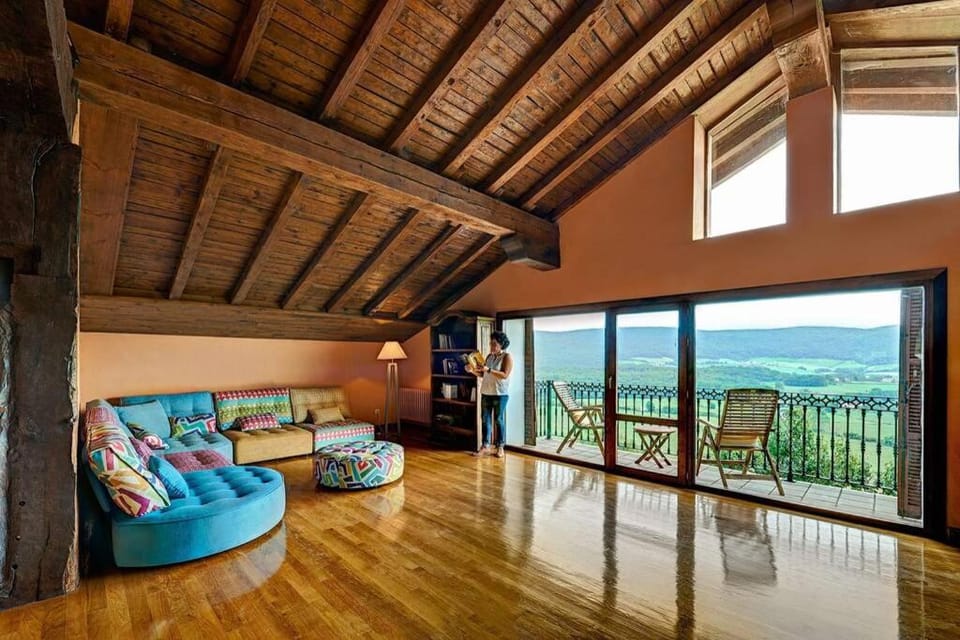View (from property/room), Balcony/Terrace, Living room, Mountain view