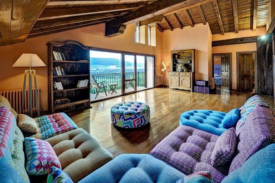 Living room, Mountain view
