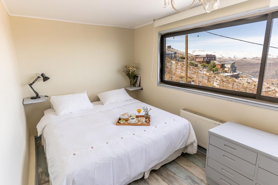 Bed, Bedroom, Mountain view