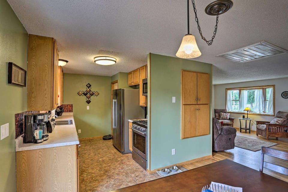 Canyon Lake, Sturgis Rally Home w/ Fenced Yard House in Rapid City