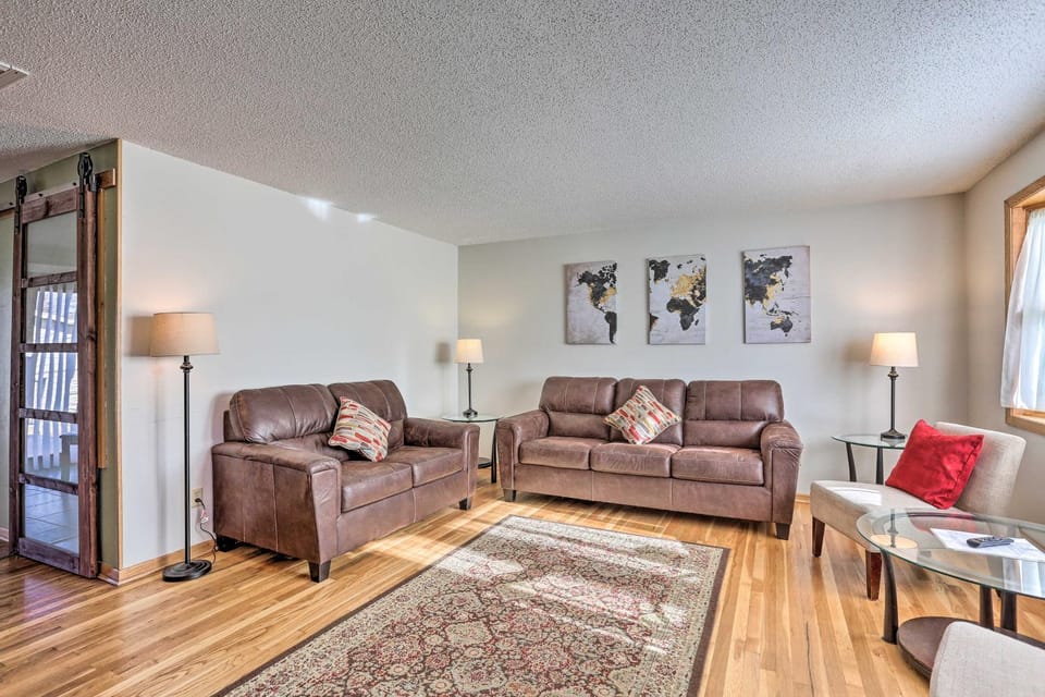 Canyon Lake, Sturgis Rally Home w/ Fenced Yard House in Rapid City