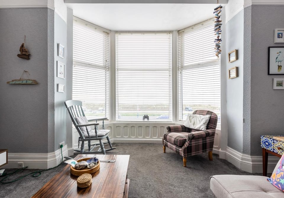 Beach Shore - SEA VIEWS Apartment in Lytham St Annes