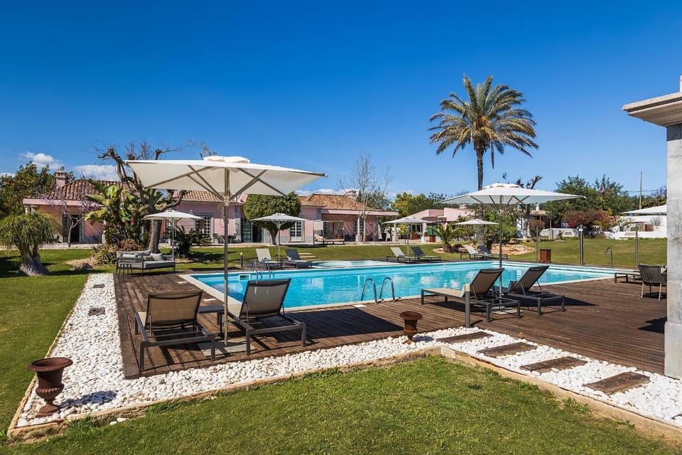 Pool view, Swimming pool, sunbed