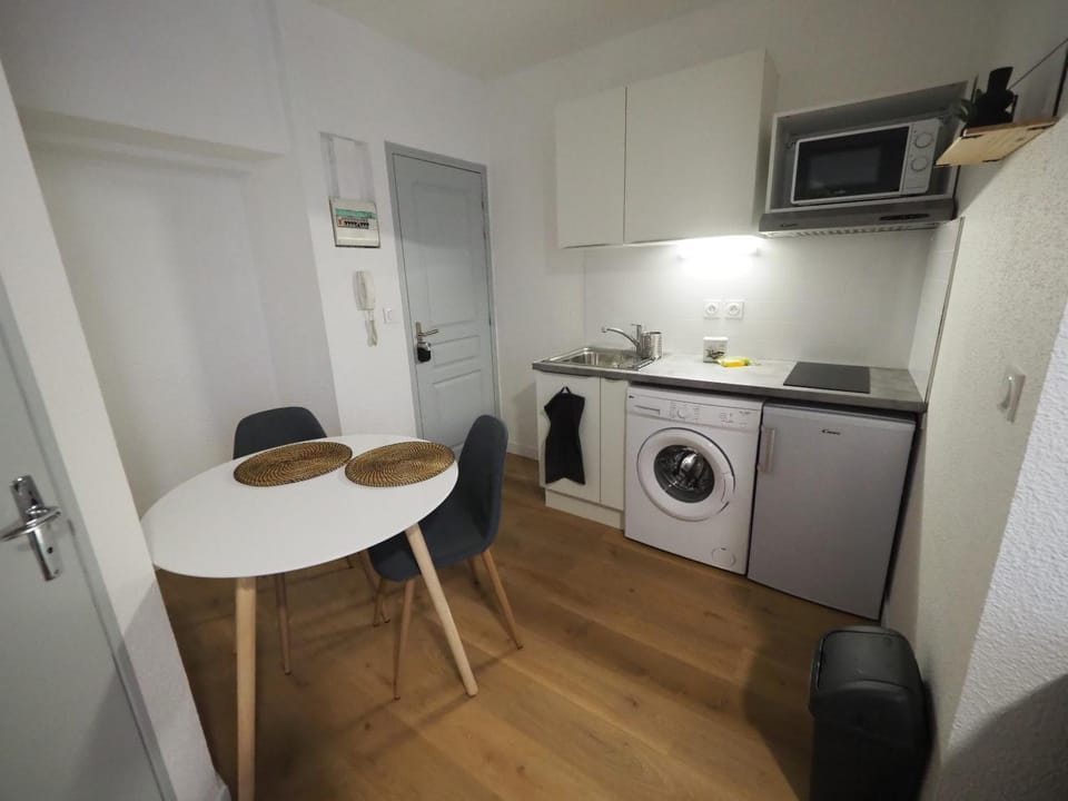 Appartement meublé 8 - 15 min Dampierre - 25 min Belleville - WIFI Apartment in Gien