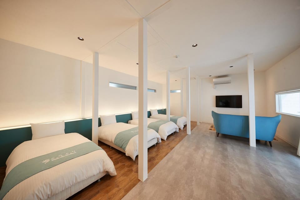 Photo of the whole room, Bedroom