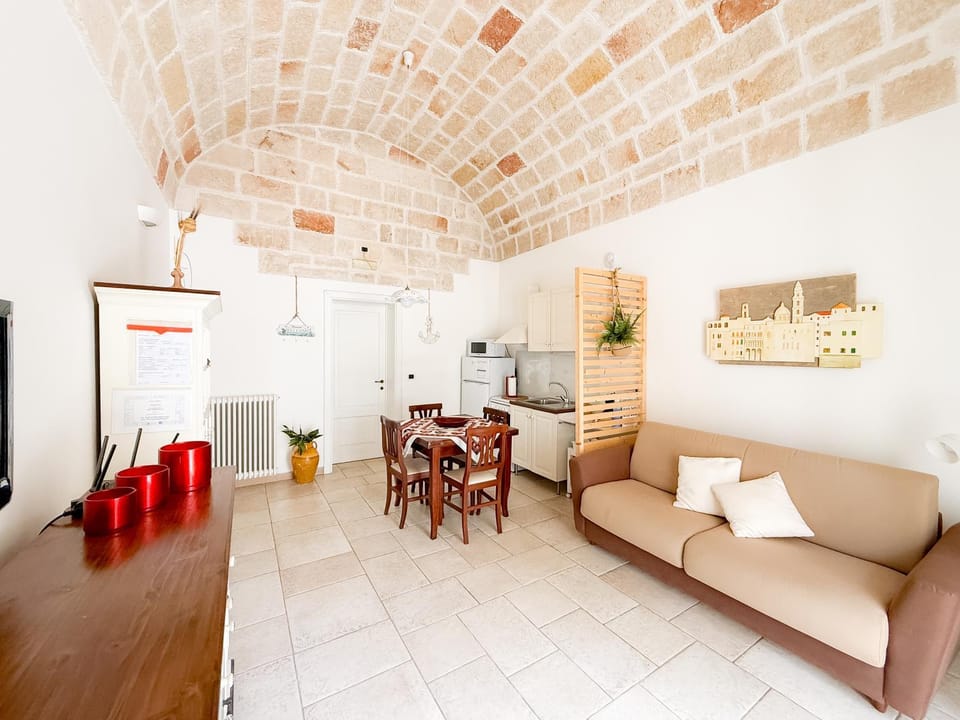 Kitchen or kitchenette, Living room, Dining area
