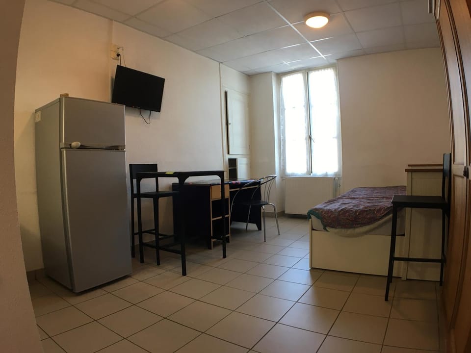 Appartement meublé n°3 - 15 min Dampierre - 25 min Belleville - WIFI Apartment in Gien