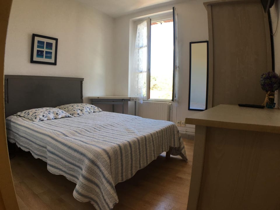 Appartement meublé 6 - 15 min Dampierre - 25 min Belleville - WIFI Apartment in Gien