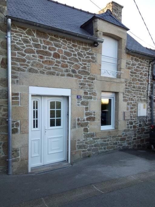 Robert's Family Petite Maison de Ville House in Brittany