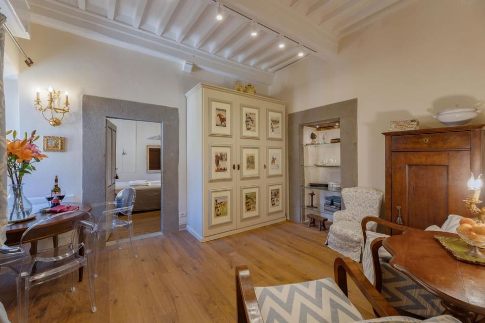 Kitchen or kitchenette, Living room, Dining area