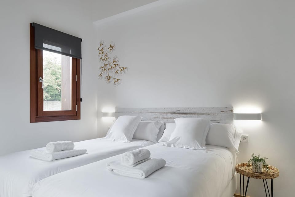 IRAIPE Estella Rooms Auto Check-in Bed and Breakfast in Estella