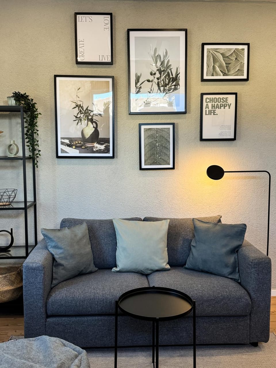 Living room, Seating area