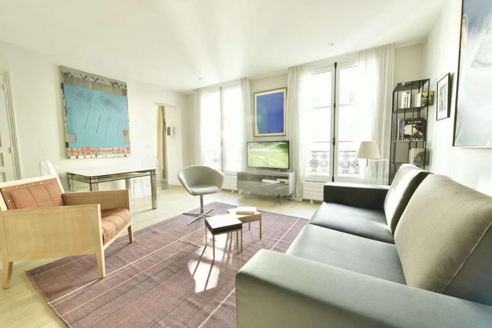 Communal lounge/ TV room, Living room