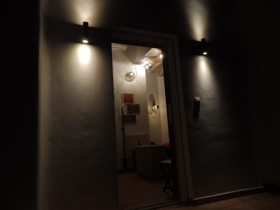 Facade/entrance, Night