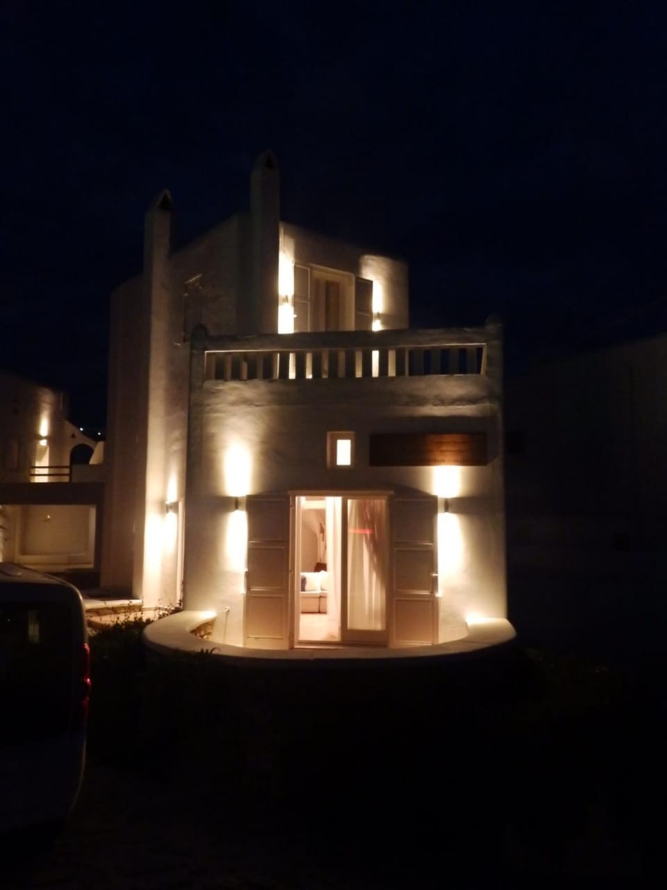Facade/entrance, Night, Balcony/Terrace