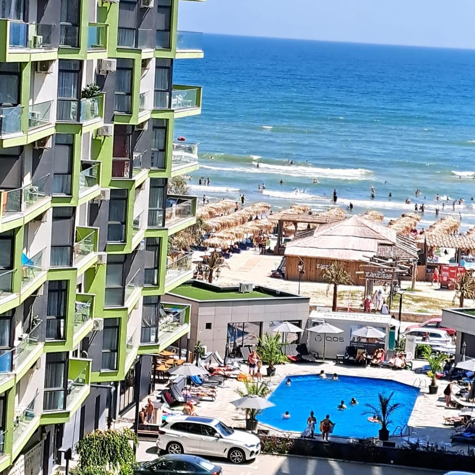 Property building, Pool view, Sea view