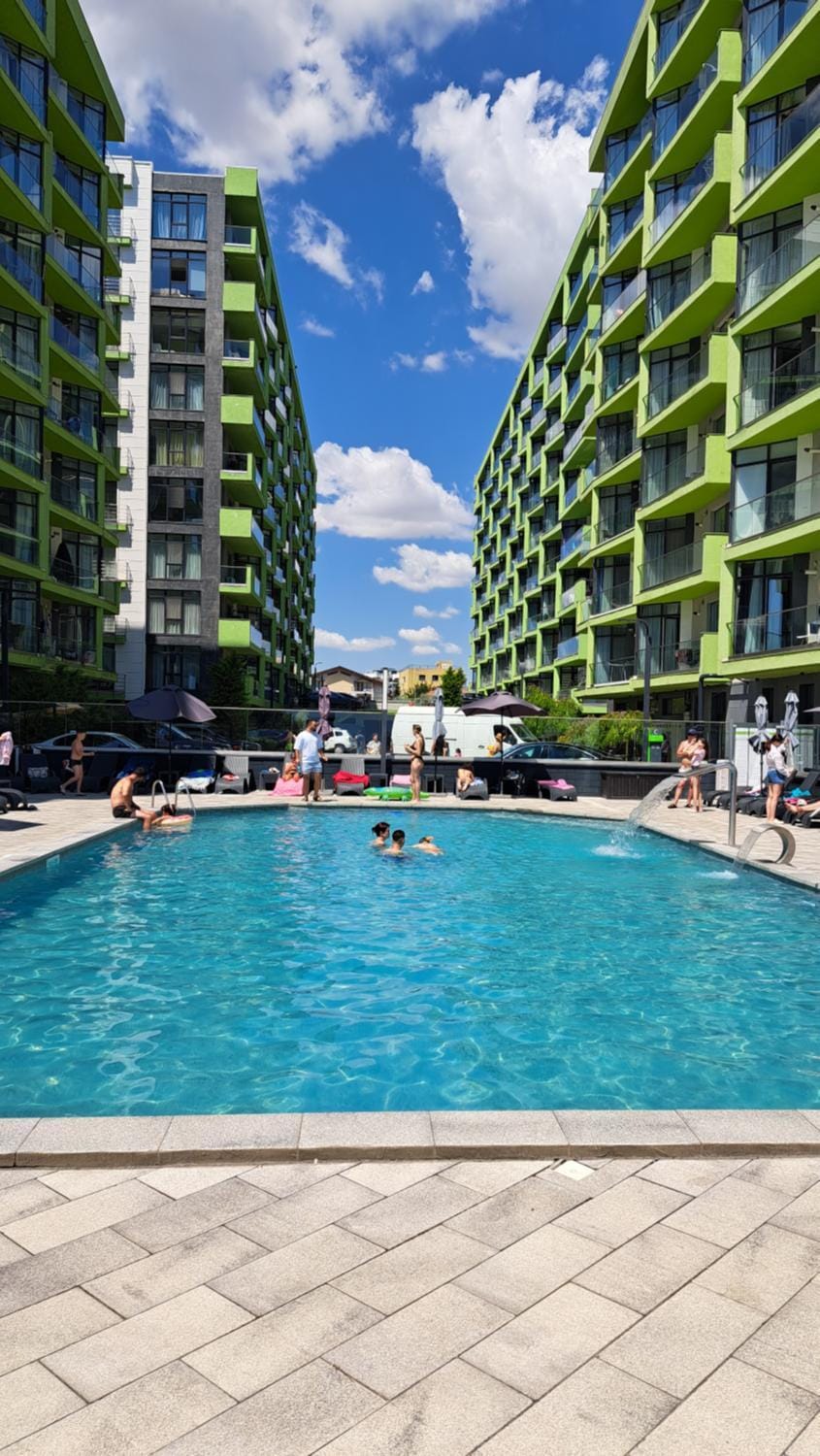 Swimming pool