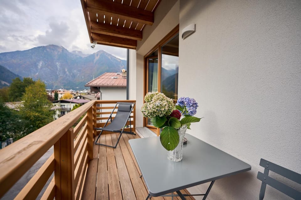 Natural landscape, View (from property/room), Balcony/Terrace