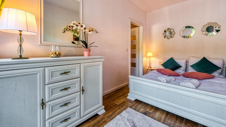 Apartament Centrum Holiday Mountain Residence - 5D Apartamenty Apartment in Lower Silesian Voivodeship