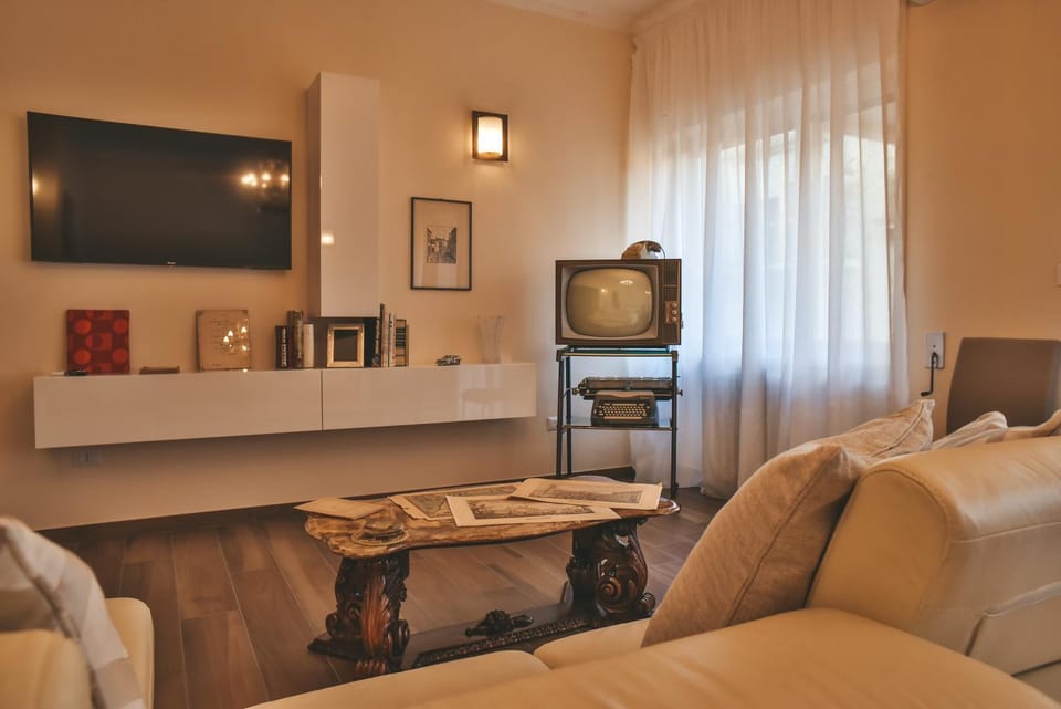 Communal lounge/ TV room, Meeting/conference room