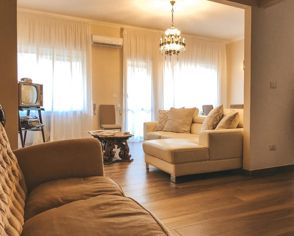 Communal lounge/ TV room, Lounge or bar